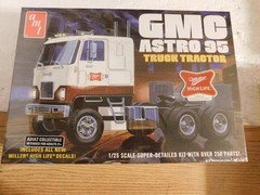 AMT 1:25 #AMT1230 GMC Astro 95 Truck Tractor Miller Highlife NIB