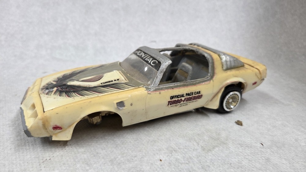 198 Pontiac Turbo Trans-Am Pace Car Model Kit