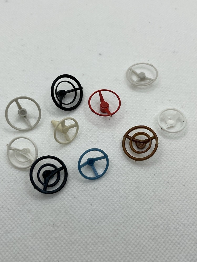 1/25 Scale Assorted Steering Wheels From Model Kits For Kitbash