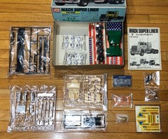 MACK SUPER LINER TRUCK 1/28 MODEL KIT IMAI VINTAGE