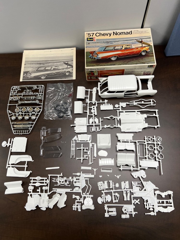 Revell H-1260:200 1957 57 Chevrolet Chevy Nomad Original Vintage 1:25