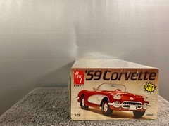 AMT ERTL 1959 Corvette Convertible 1:25 Scale Factory sealed skill level 2