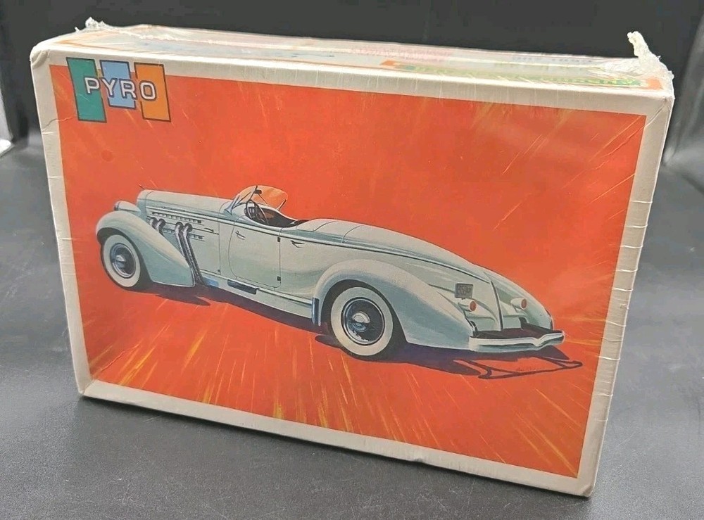 Pyro Auburn Speedster 1:25 Scale C501-200 Model Car Unbuilt Kit New Sealed ++