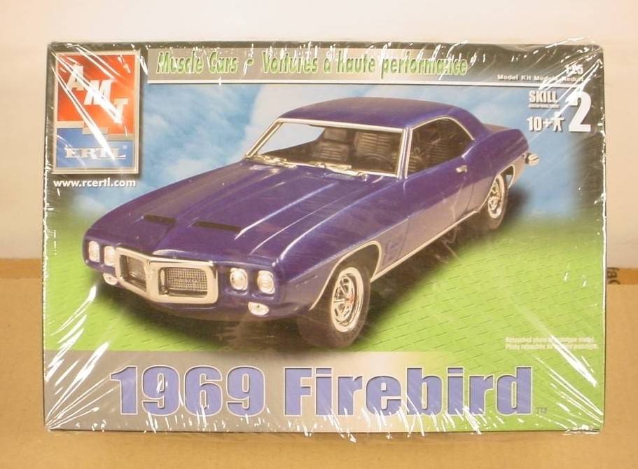 AMT/ Ertl 31808 1969 Firebird Car Model Kit 1:25 Open Box