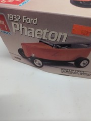 AMT Ertl #6899 1:25 Scale 1932 Ford Phaeton Plastic Kit New Open Box