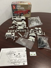 AMT 1960 Corvette 1/25 Scale Kit #31910