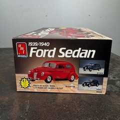 AMT 1939 / 1940 FORD SEDAN 3 in 1 Model Kit #6522 Complete 1:25 Scale