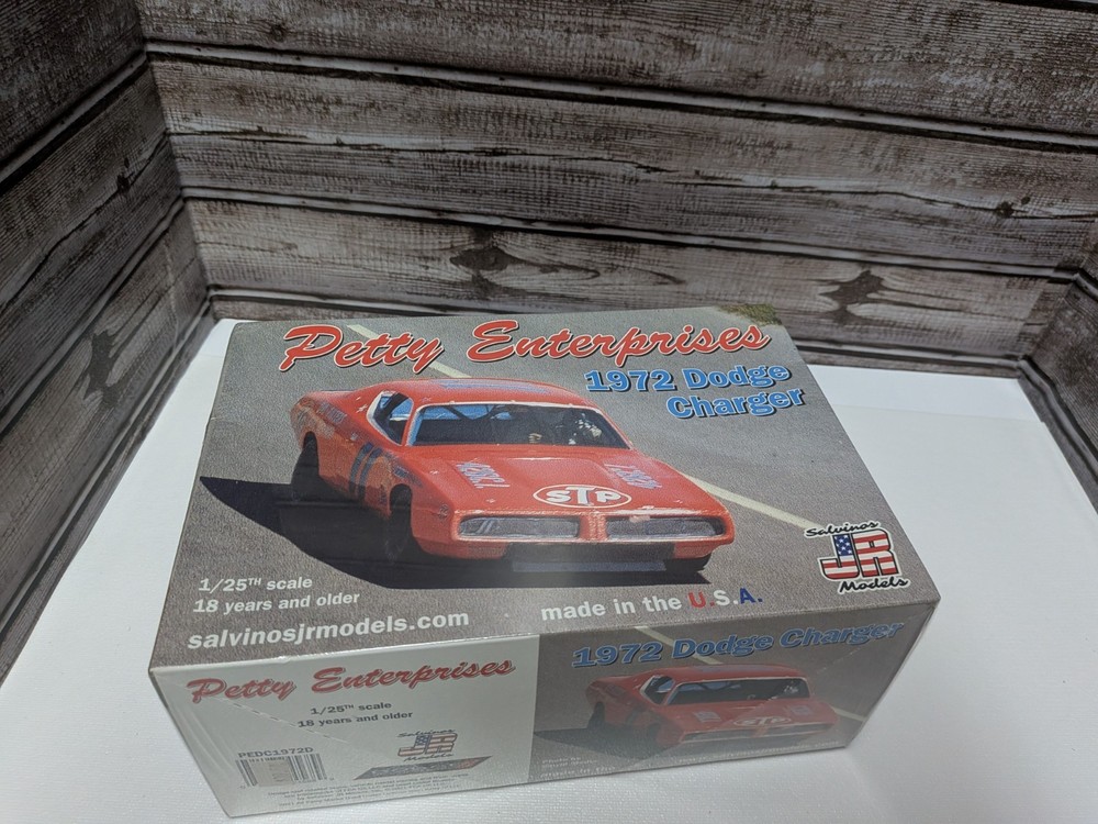 Salvinos Jr Petty Enterprises 1972 Dodge Charger Nascar Model Kit Sealed