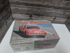 Salvinos Jr Petty Enterprises 1972 Dodge Charger Nascar Model Kit Sealed