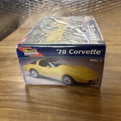Revell Monogram78Corvette Plastic Model Kit#85-2520 Sealed Made in USA Excellent