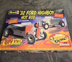Vintage Revell Big Deuce ’32 Ford Highboy Hot Rod 1:8 3’n1 Model Kit Yellow