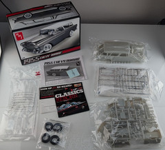 Round 2 AMT 1955 Chevy Nomad 1/25 Model Kit AMT-637 Open Box