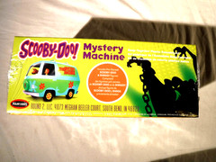 1/25 Polar Lights Scooby Doo Mystery Machine Pre-Painted Figures Shaggy & Scooby