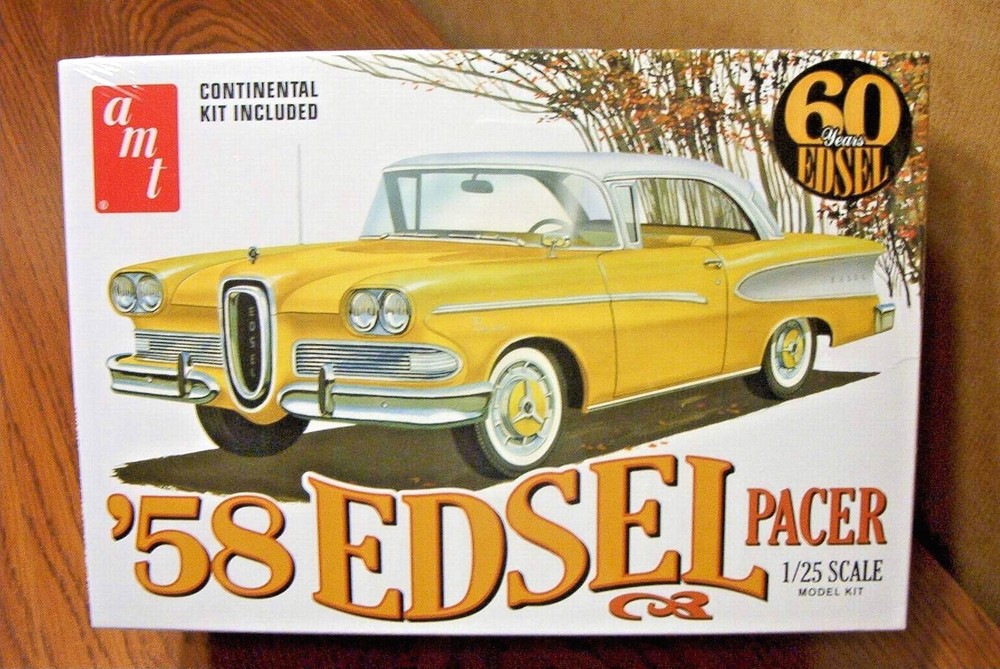 AMT ’58 EDSEL PACER w/CONTINENTAL KIT 1/25 SCALE MODEL KIT