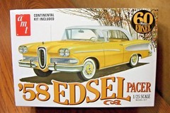 AMT ’58 EDSEL PACER w/CONTINENTAL KIT 1/25 SCALE MODEL KIT