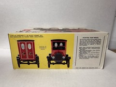 AMT Budweiser 1923 T Delivery Van #2401 1:25 Model Kit (unbuilt / missing 1 lens