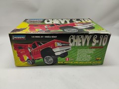 Lindberg Real Hoppin’ 1:22 Scale Chevy S-10 Lowrider Replacement Empty Box Only