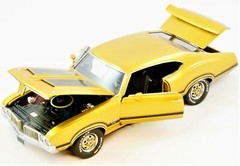 Oldsmobile 442 OLDS Built Muscle Race Classic Car Model Hot Rod Carousel GO1 24