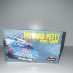 Polar Lights Richard Petty Dodge Charger #43 NASCAR 1:25 Plastic Model Kit 6605