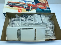 AMT 1:25 Scale Styline 1961 Ford Galaxie Hartop Sealed Inside Boxed Model Kit