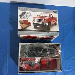 Testors Ford F-350 Metal Model Kit 1:24 Scale Red/Black Unassembled