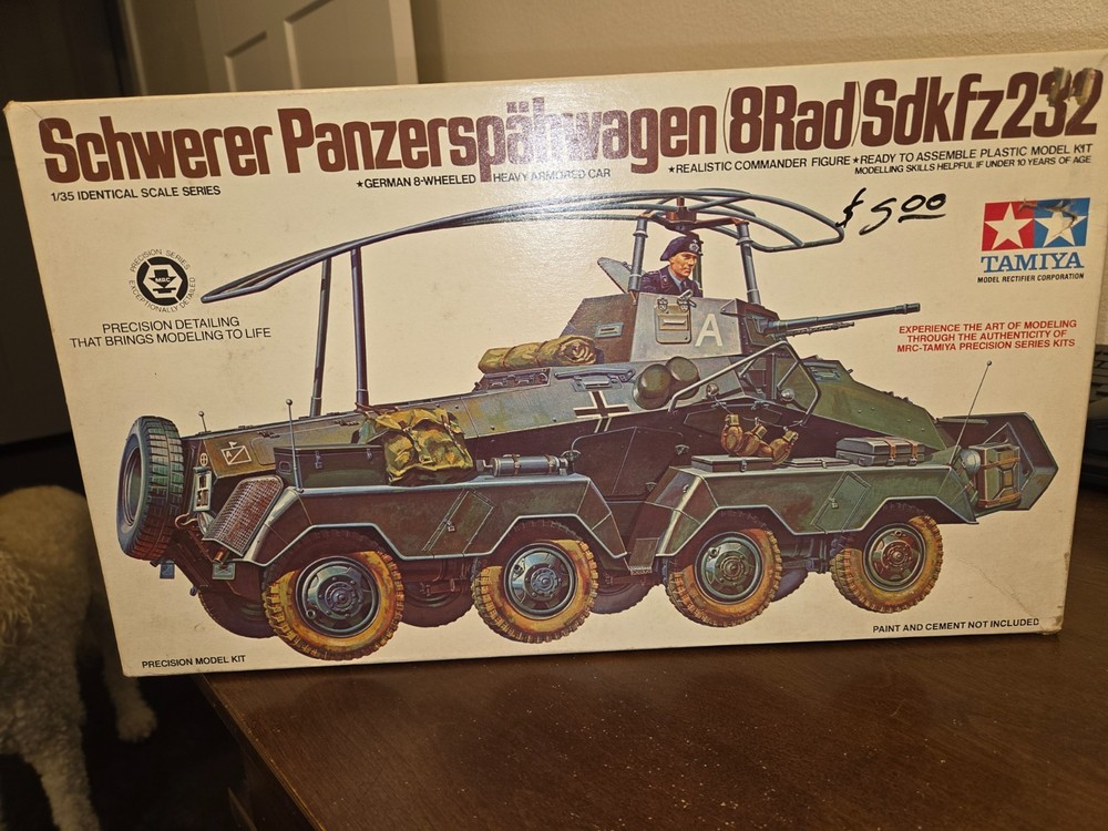 NIOB TAMIYA MM136A, 1/35 (8 RAD) SDKFZ 232 PLASTIC MODEL KIT, AS IS
