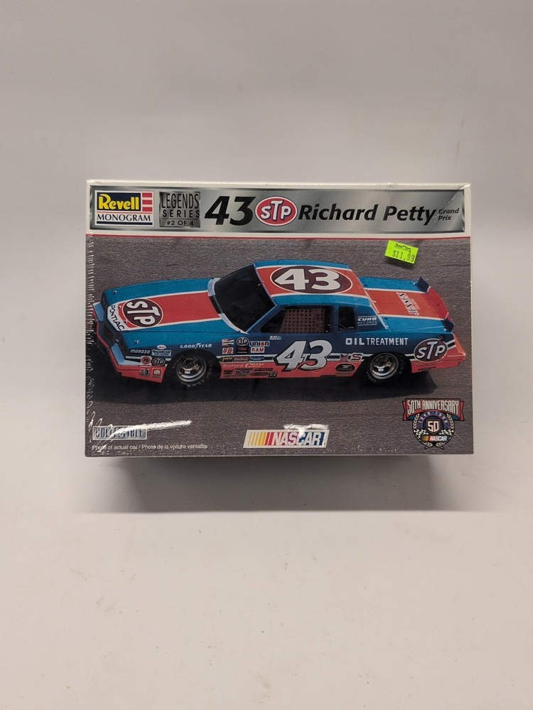 Revell 85-3151 #43 STP Richard Petty Grand Prix Legend Series – Factory Sealed!