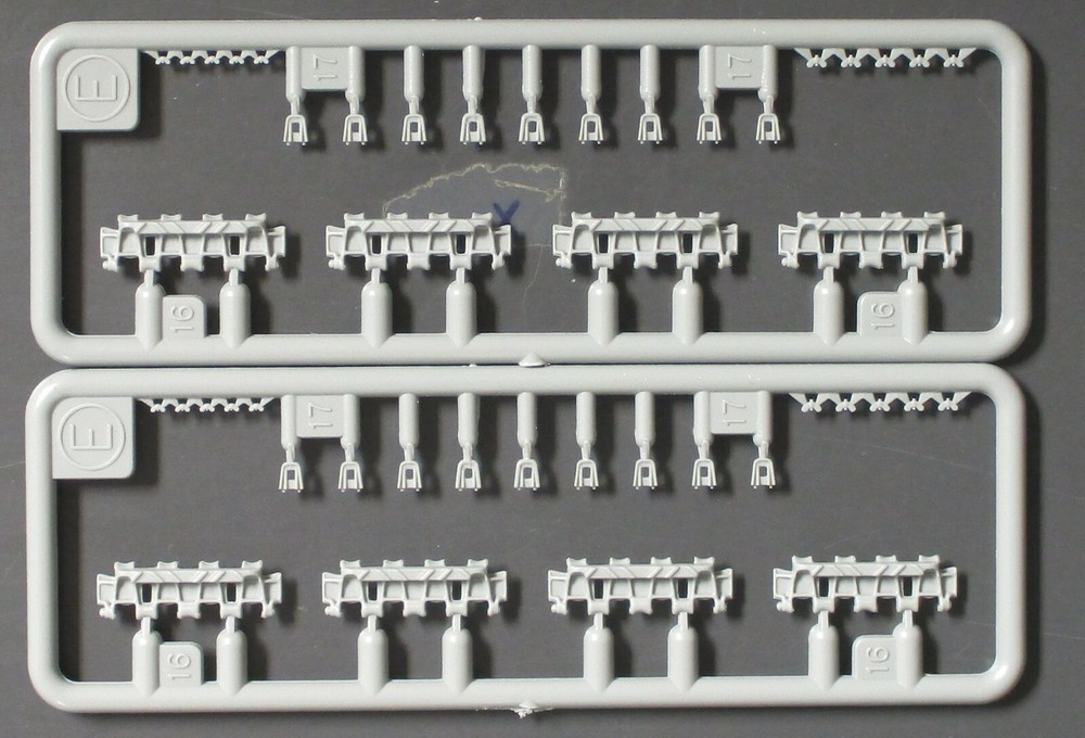 Dragon 1/35th Scale Flak Panther Ausf D – Spare Tracks from Kit No. 6899
