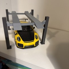 4 post model car lift 1:24 1:25 scale KIT Diorama Assembly required. Paintable!