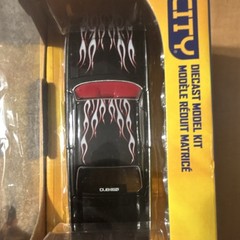 Jada Toys Dub City 1963 Thunderbird Diecast Car Kit Black Red Chrome