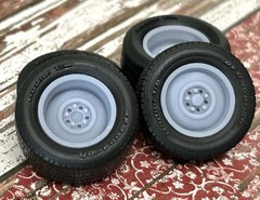 1/24 Scale: 15-inch “Smoothie” Resin Wheels W/ Wide Rear Tires￼