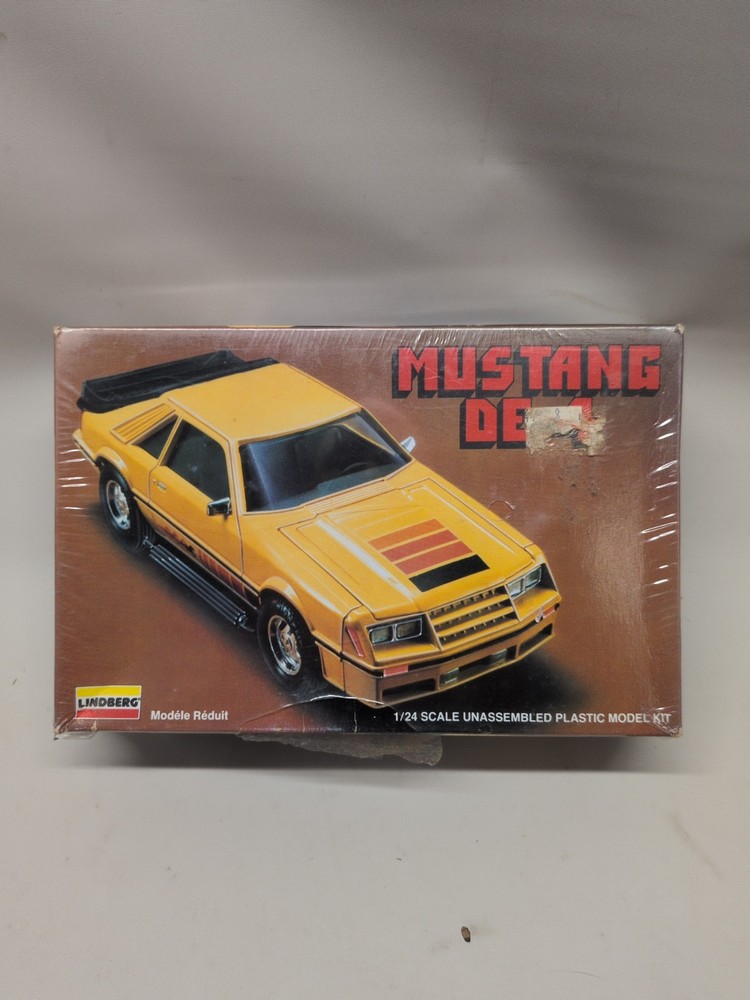 Lindberg Mustang DE-4 kit #6508 Released in 1984 Factory Sealed