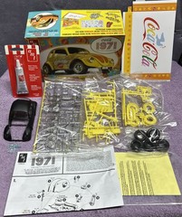 AMT COCA-COLA 1971 VW BUG 1/25 SCALE SKILL LEVEL 3