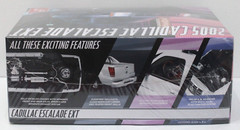 AMT Round 2 AMT1317/12 2005 Cadillac Escalade EXT Kit 1:25 New Sealed