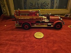 Signature Models 1:24 Model Fire Engine: 1927 SEAGRAVE Dover Plains–