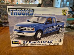 Ford ’97 1997 Ford F-150 XLT Pickup Revell 1:25 model Kit New In Open Box