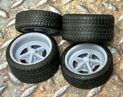 1/24 Scale: 21/20 Inch “Shelby GT350 Magstar” Wheels W/ Wide Rear Street Tires