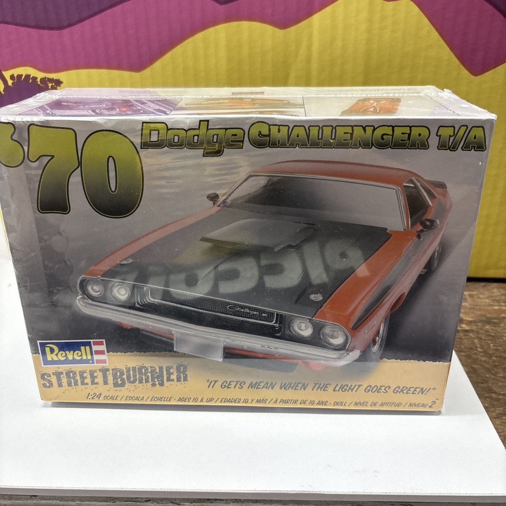 NIP VINTAGE REVELL 70 DODGE CHALLENGER MODEL KIT 1/24 SEALED