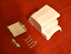 Revell Kenworth W-900 Aerodyne Hood and Grille Parts 1/25