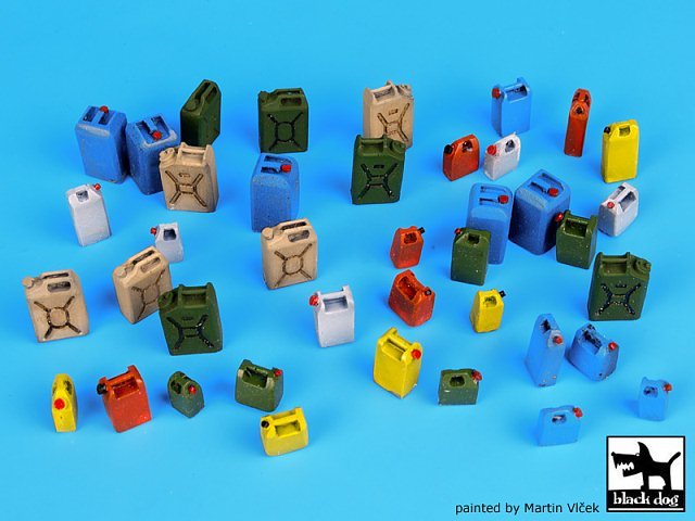 Black Dog 1/35 Modern Plastic Cans Accessories Set [Resin Diorama] T35068