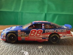 1/24 Dale Jarrett #88 Ford Credit Quality Care Ford Taurus NASCAR
