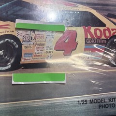 AMT ERTL #4 ERNIE IRVAN Kodak Film Chevrolet 1/25 NASCAR Model Kit New Sealed