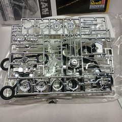 Revell 1/25 Roland Leong’s Hawaiian Fuel Funny Car Limited Edition Tin Kit…
