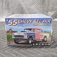 Monogram ’55 Chevy Bel Air Street Machine 2’N1 Model Kit 1:24 14519