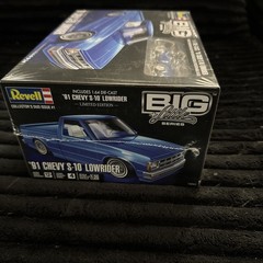 Revell 145629090 1/25 1991 Chevy S-10 Lowrider Special Edition Plastic Model Kit