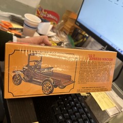AMT 1/25 Scale Unbuilt Kit AMT1237/12 – 1923 Ford Model T Depot Hack Sealed