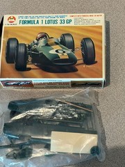 RARE VINTAGE AHM Wind Up Motorized Lotus 33 GP 1:32 Scale Model Kit