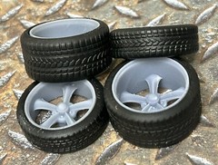 1/24 Scale: 21/20 Inch “Ridler 605” Wheels With Wide Rear Street Tires