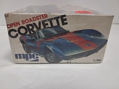 MPC Open Corvette Roadster Model Car Kit 1:25 Scale – Brand New – 1-7506
