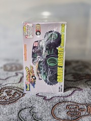 Grave Digger Monster Truck Model Kit 2002 NEW